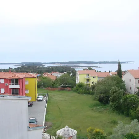 Pinzan A Stones Throw From The Apartment Pula